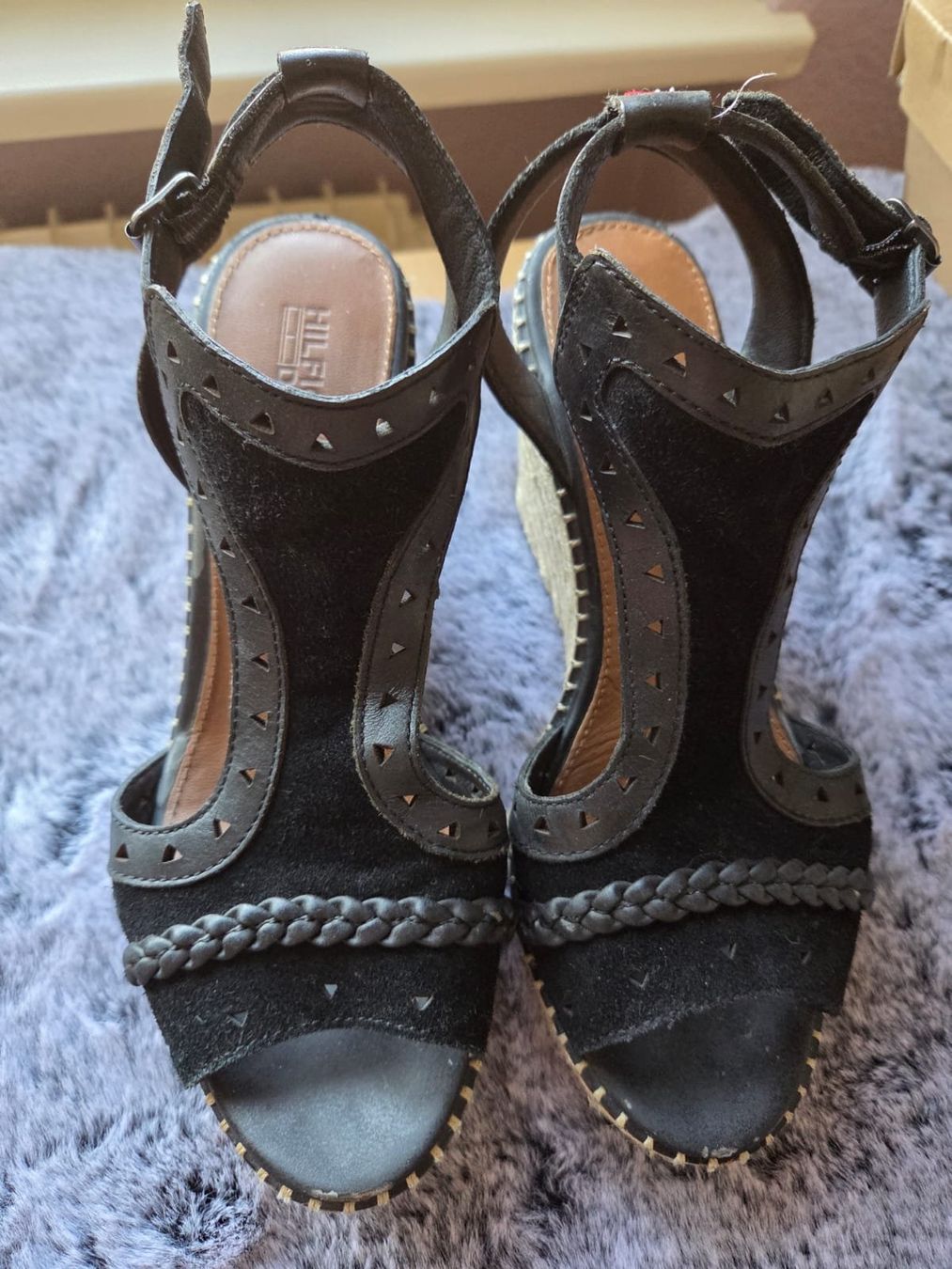 Tommy Hilfiger Scarpe da donna: Sandales Tommy Hilfiger , 38" – Nuovo e nell'imballaggio originale da noes venduto da kri_g7m6