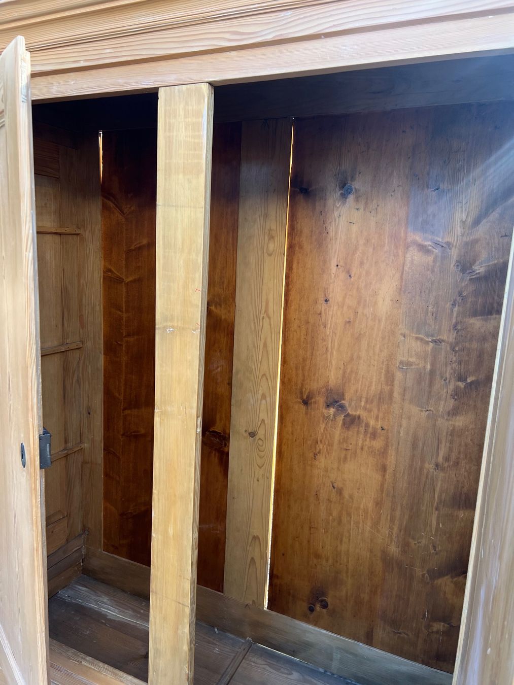 Armadi: Antike Schrank, Nr 16 – Usato da Glattfelden venduto da maa_qcj8 2