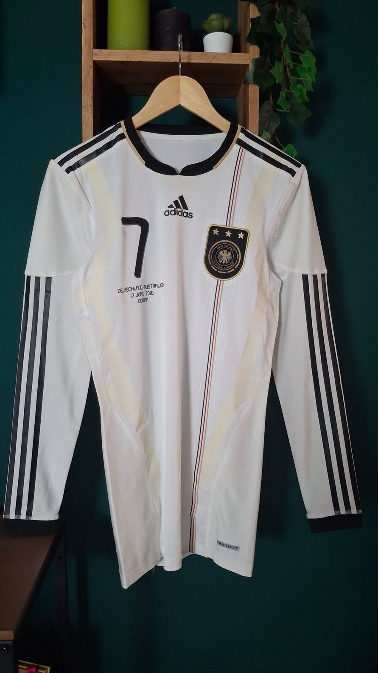 DFB Leibchen & Hosen: Allemagne Maschaft world cup 2010 player version techfit – Gebraucht aus Yverdon-les-Bains von flo_8fgr