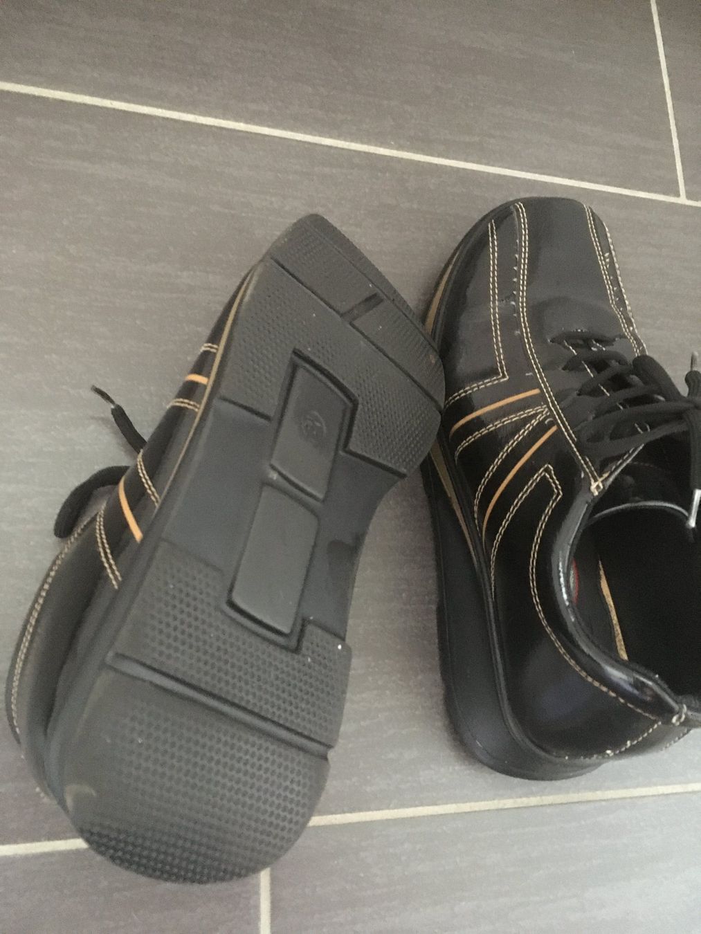Scarpe da donna: Sneaker schwarz Gr. 37/38 – Usato da Büsingen venduto da aue_2mh6 1