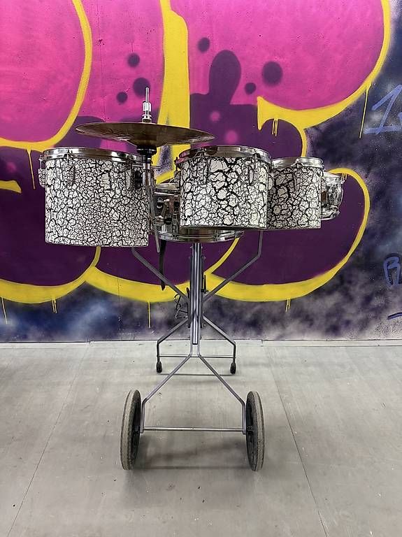Strumenti musicali: Schlagzeugwagen Schlagzeug Guggeschlagzeug – Usato da Wimmis venduto da Drum3 1