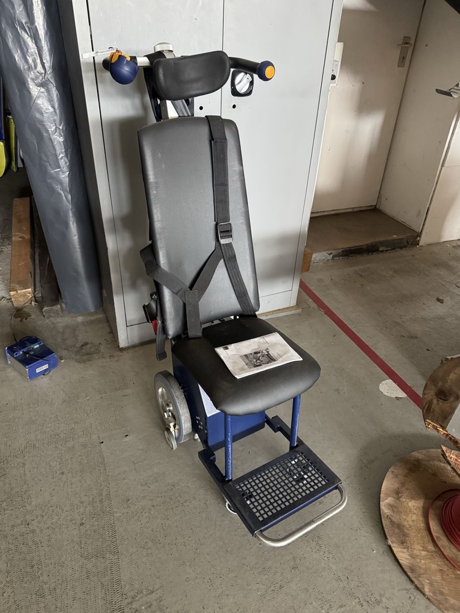 Chaises roulantes: Treppensteigsystem AAT s-max D161 max. 160 kg – D'occasion à Grosshöchstetten par skyfoxx 3
