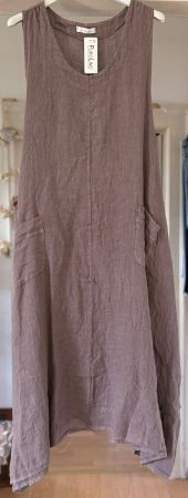 ROBE EN LIN AVEC DÉTAIL AU DOS! M SOLDES DE FIN DE SAISON