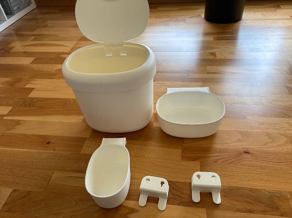 Wickeltisch & Zubehör: Poubelle et bacs de table à langer – Gebraucht aus Gland von Diamond_Walbrow 1