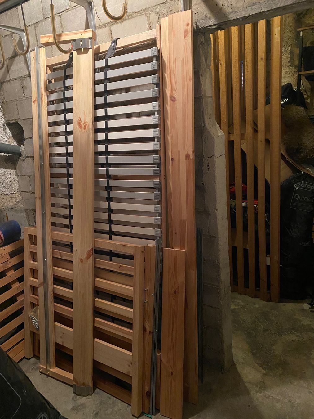 Ikea Letti: IKEA Bett mit Lattenrost ohne Matratze – Usato da Gelterkinden venduto da Naemi9 1