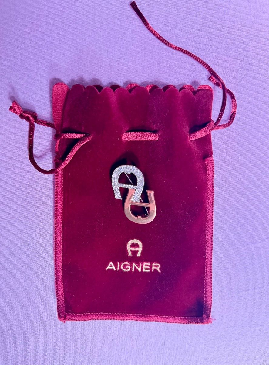 Aigner Broches & Aiguilles: Broche AIGNER neuve avec pochette – Neuf (Voir description) à Montreux par Ausoni