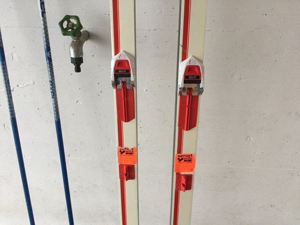 Sci: Langlaufski Tecno Länge 200cm+Stöcke 130 – Usato da Beatenberg venduto da nonnkari 1