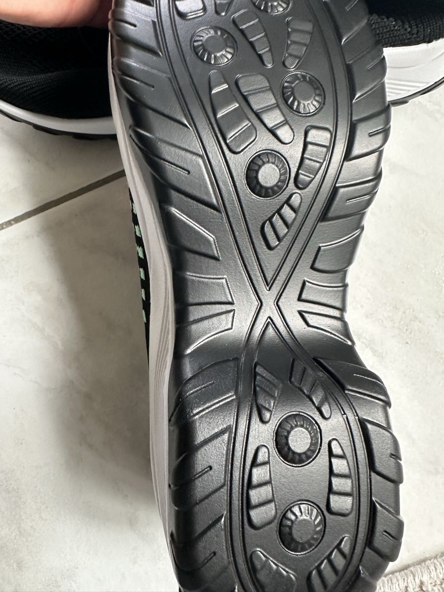 Scarpe da donna: New Black & Mint Sneakers - Size US 8 - Perfect for Spring! – Nuovo (secondo la descrizione) da Zürich venduto da car_68nt 3