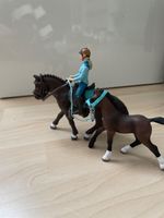 Schleich Pferde mit Reiterin und Fohlen 