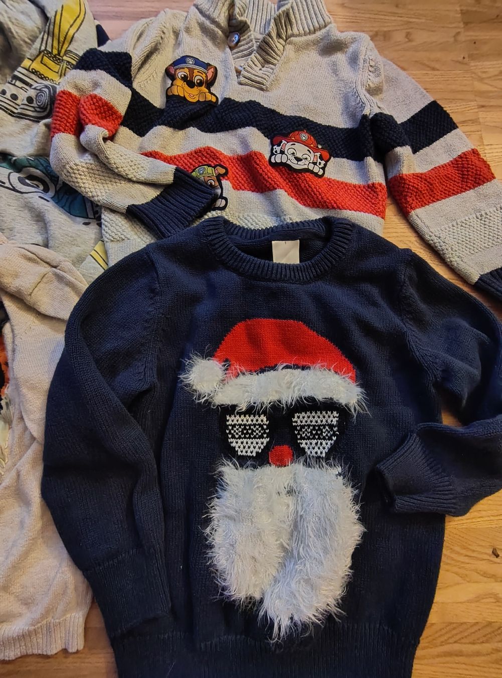 Ensembles coordonnés: Winter-Pullover Set, Gr. 98/104, Top Zustand, 8 Stk. – D'occasion à Pratteln par Malvea 1