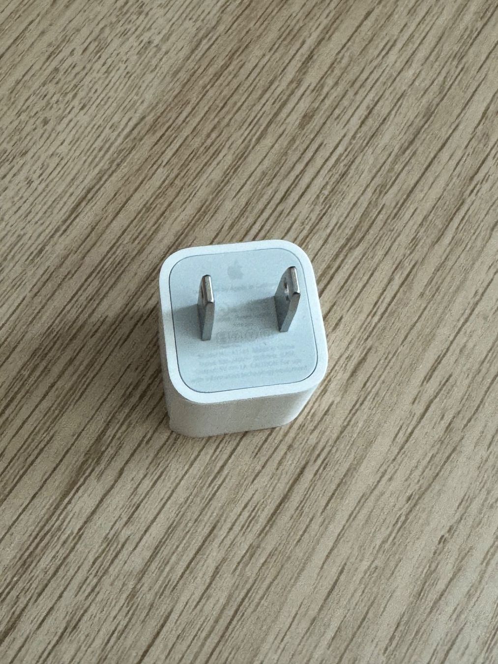 Apple Unità & Adattatore: Original Apple 5W USB Power Adapter (110V / US Version) – Nuovo e nell'imballaggio originale da Ebikon venduto da aktsmrt 2
