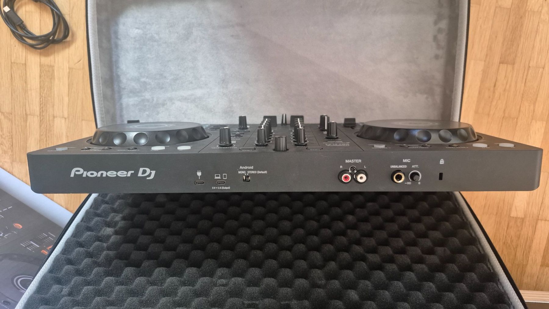 Pioneer Console di mixaggio: DDJ-FX4 + housse – Usato da Pringy venduto da sigfriedhandschin 5
