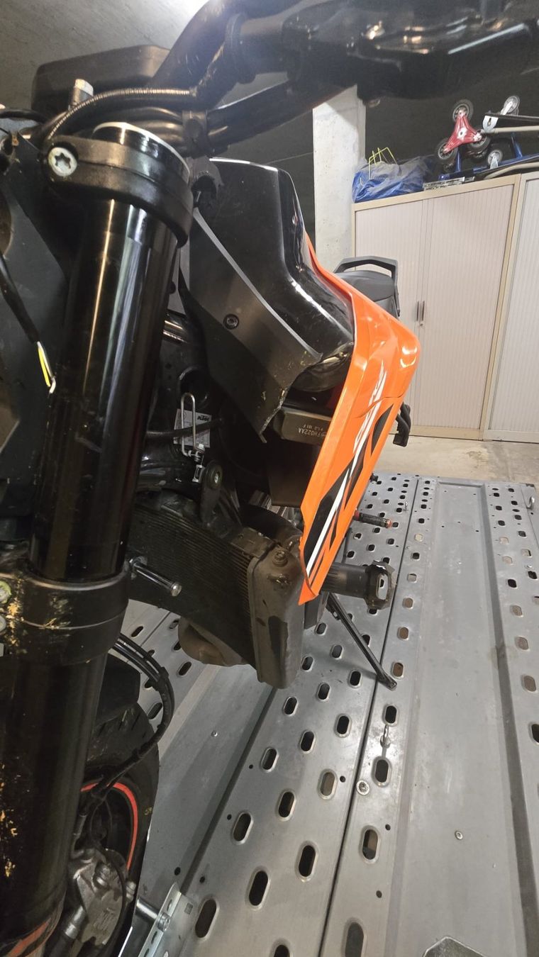 KTM Strada: KTM Duke 790 L accident Unfall – Usato da Bernex venduto da flyingsurfer 6