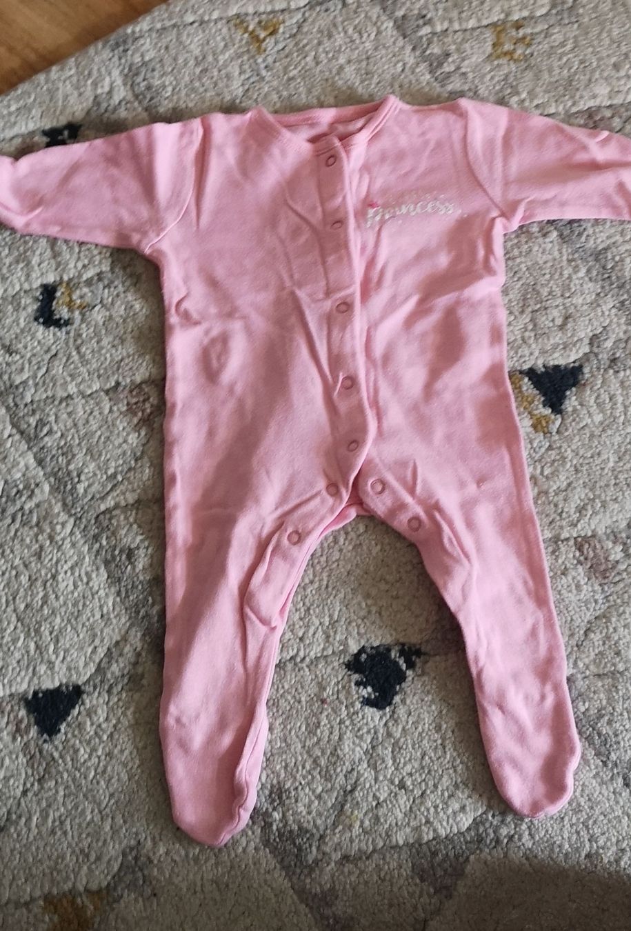 Pigiama & Simili: Süsser Babystrampler rosa Gr. 62 – Usato da Aarwangen venduto da Byv7