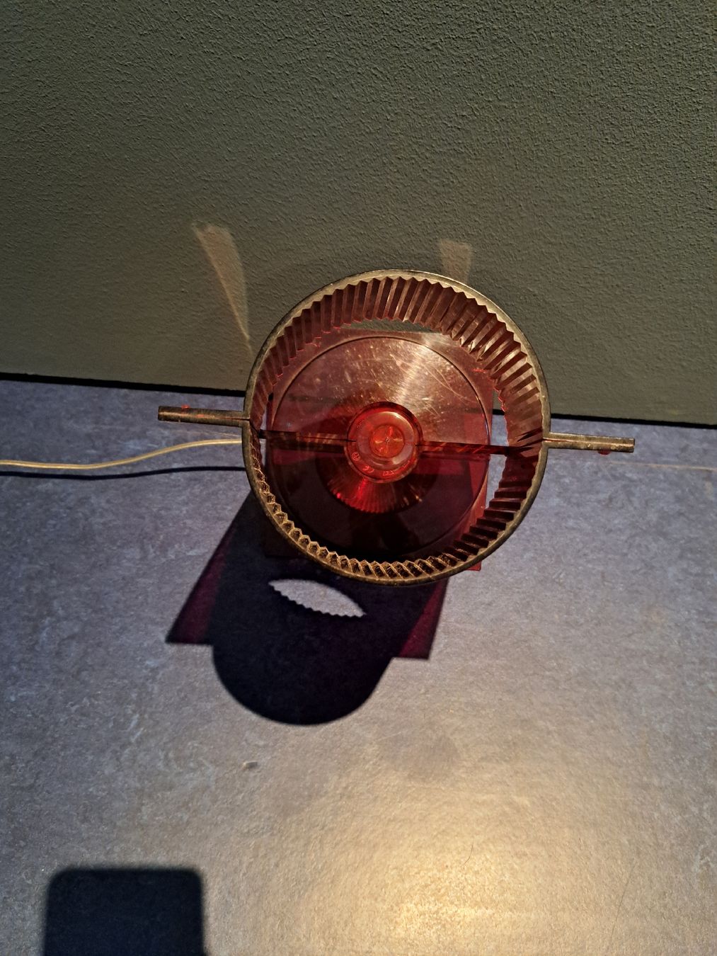 Kartell Lampade: Kartell Take Tischleuchte rot – Usato da bad zurzach venduto da jue_5xhl 5