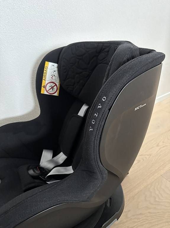 Britax Römer Seggiolini per auto: Britax Romer Swingfix M i size Volvo – Usato da Bevaix venduto da MPaw 2