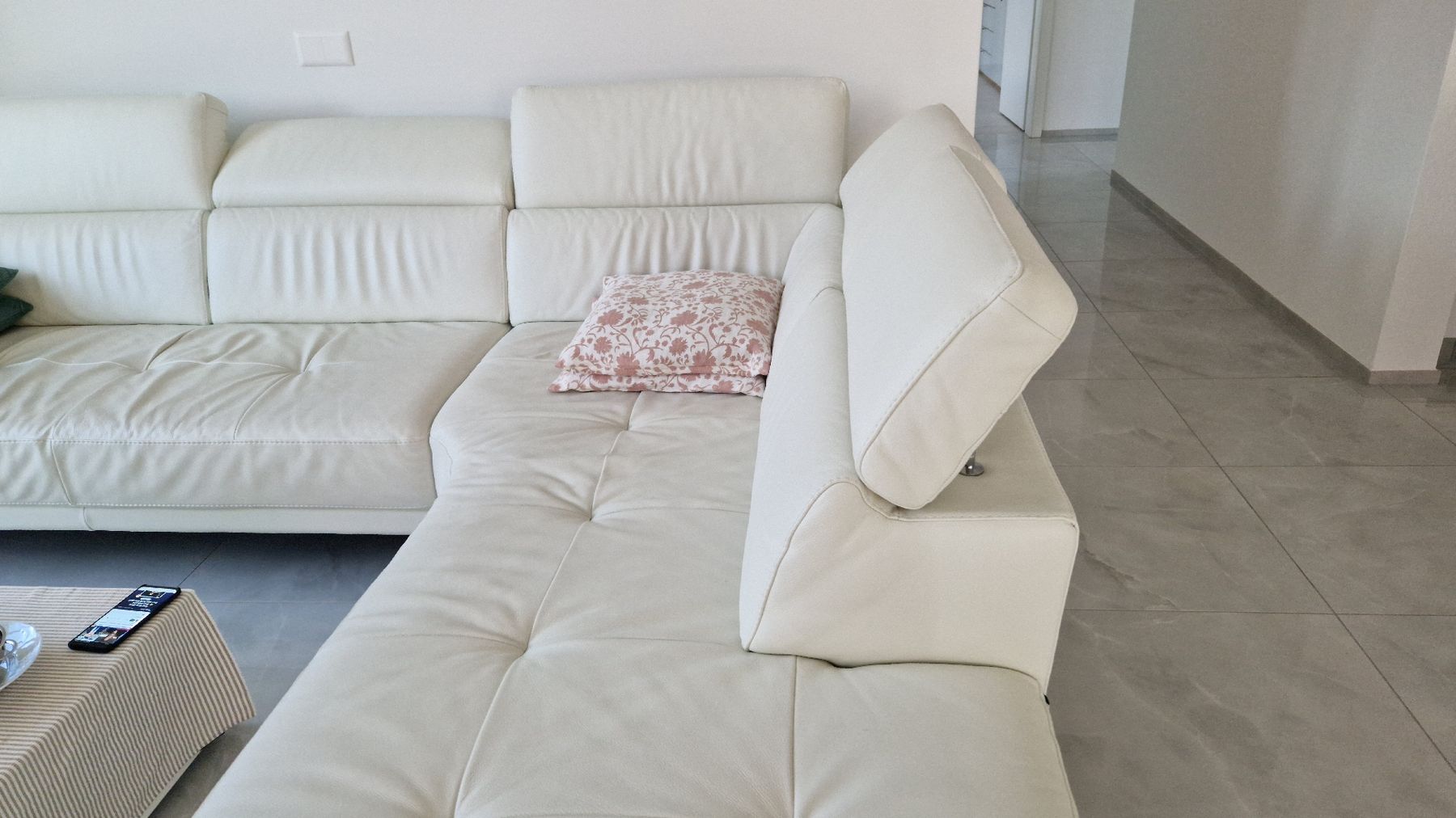 Sofas: Calia Italia Echtleder Ecksofa weiss – D'occasion à Rafz par Jirga 6