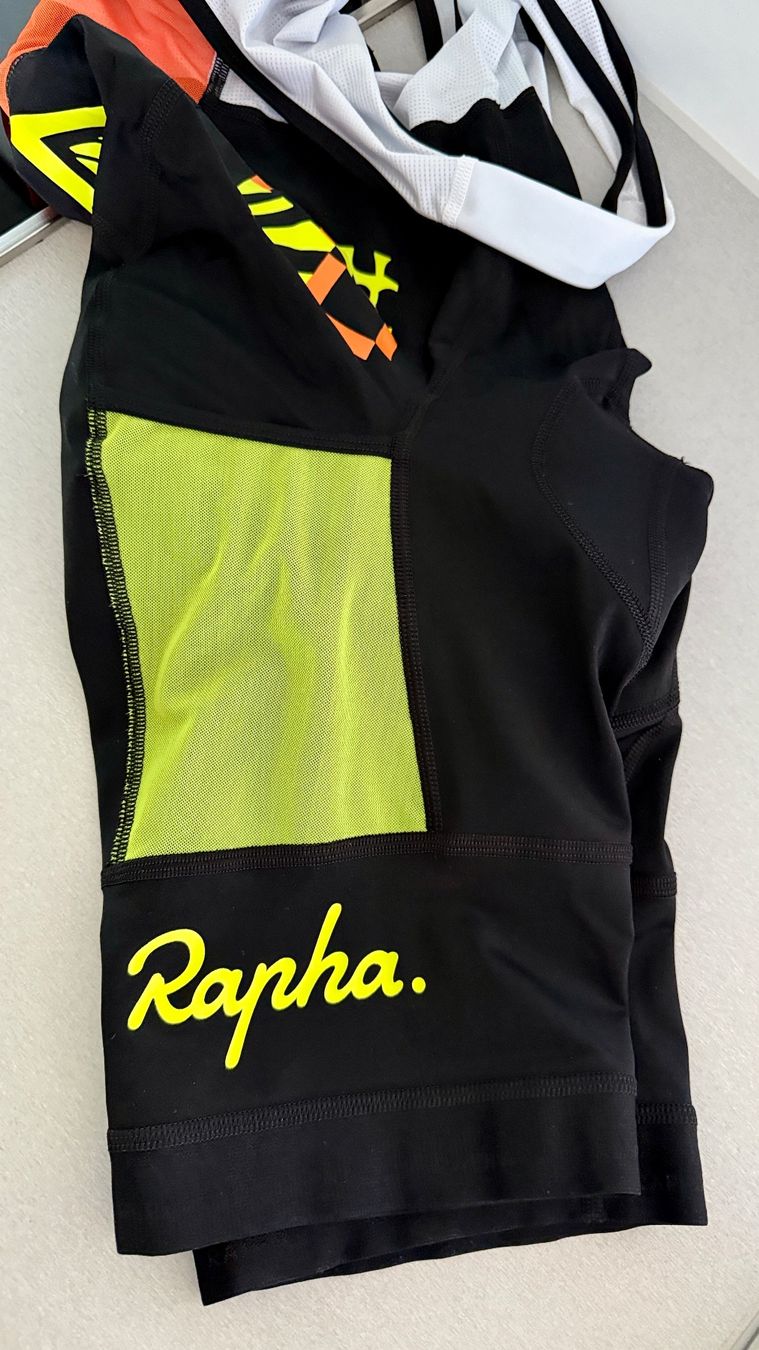 Rapha Pantaloni: RAPHA AMANI MEN’S PRO TEAM TRAINING CARGO BIB – Nuovo e nell'imballaggio originale da Basel venduto da Carlos_Deperu 1
