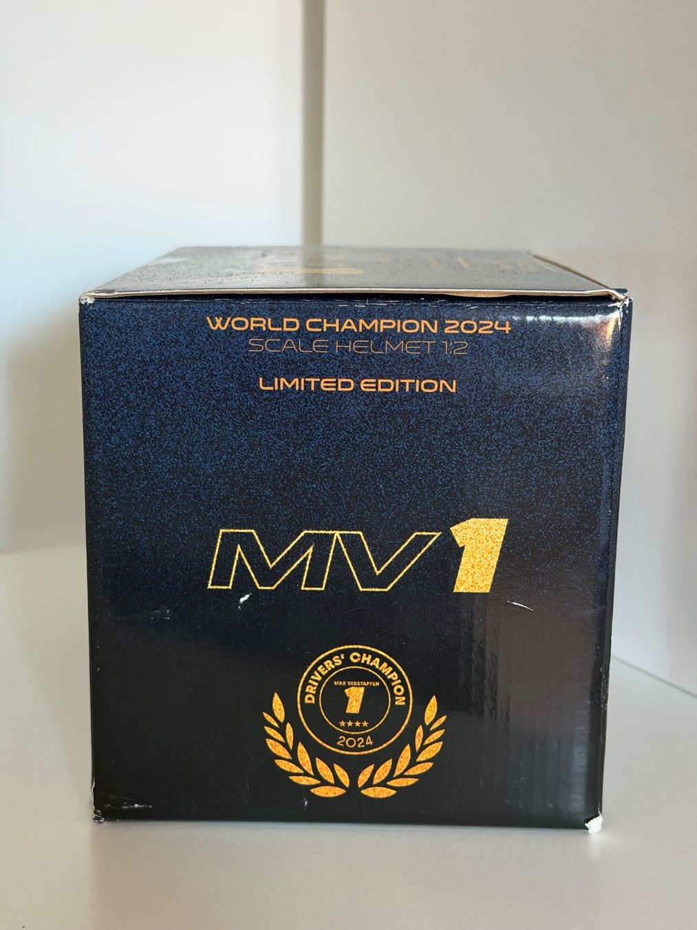 Autographes: Max Verstappen signed mini helmet – D'occasion à Lumino par mar_9pn2 4