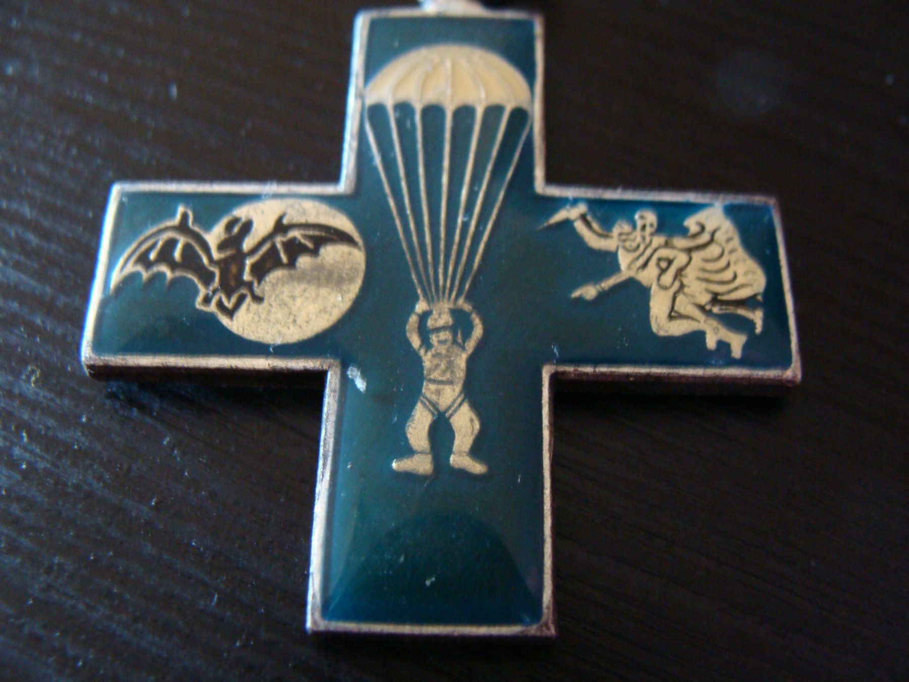 Plaketten & Abzeichen: Petit lot, armée Italienne – Gebraucht aus Cuarny von hen_g7hn 2