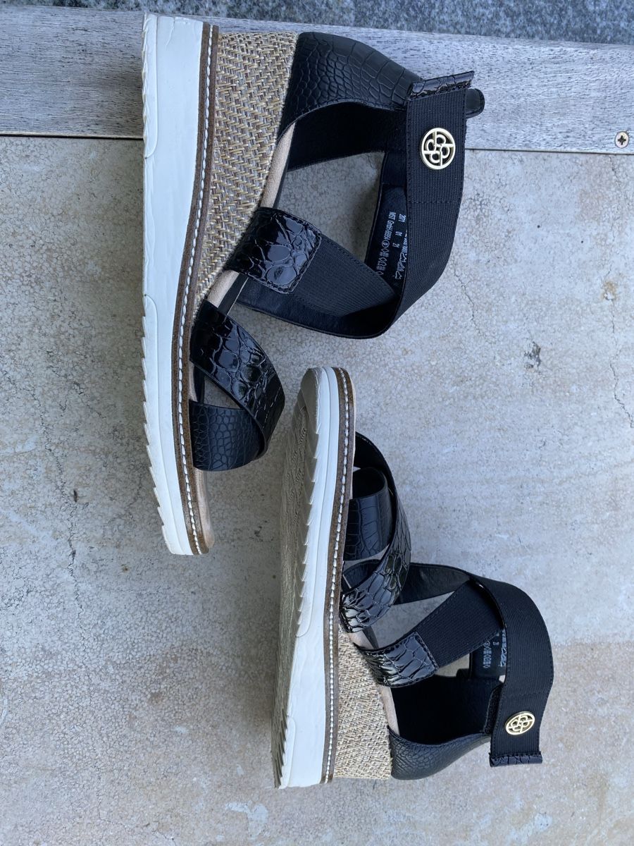 Bugatti Scarpe da donna: Damensandalen Bugatti Grösse 39 Keilabsatz – Usato da Erschwil venduto da kusabo 1