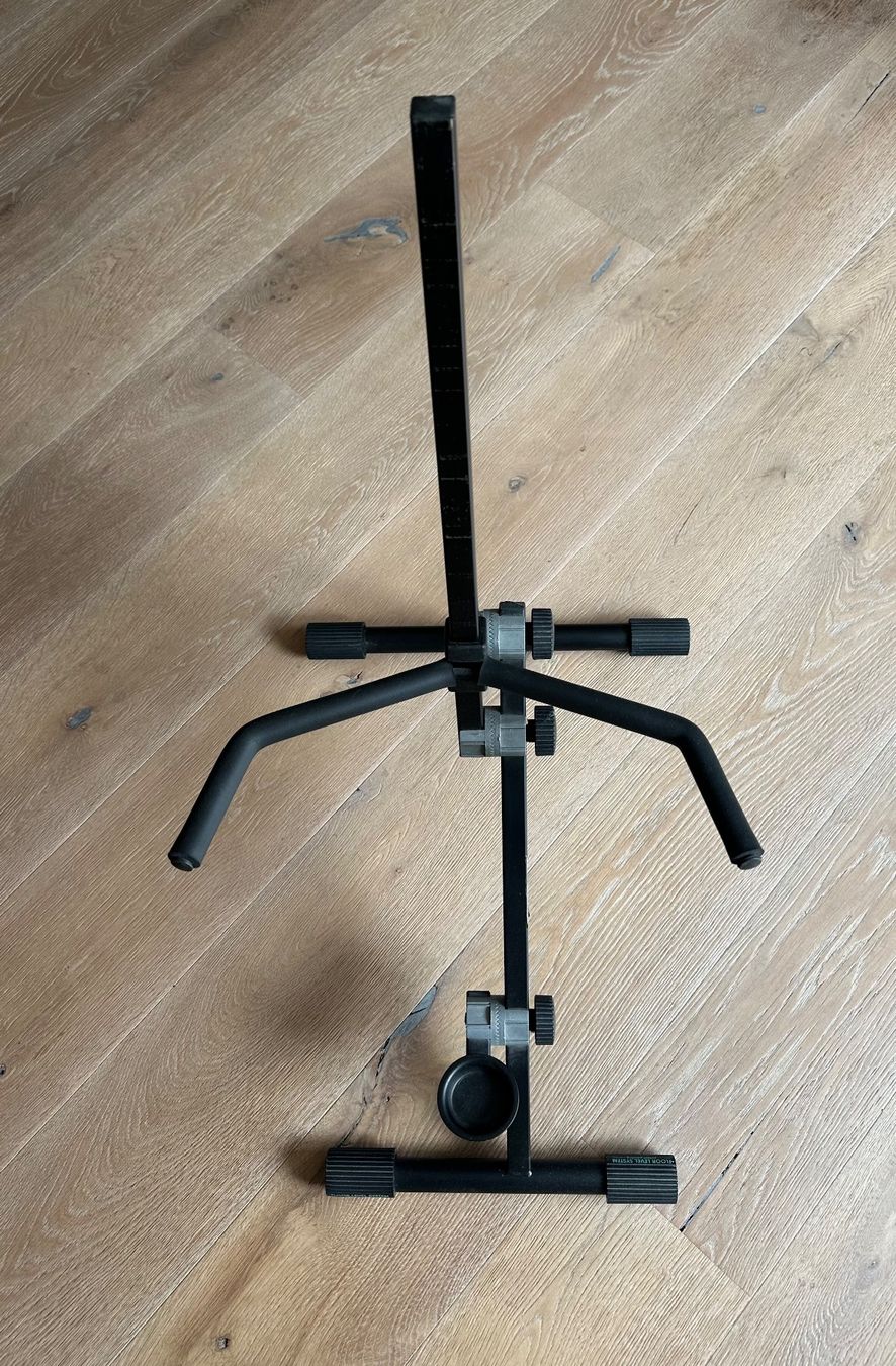 Autres décorations & accessoires: Cello Ständer – D'occasion à Hittnau par har_7ndb