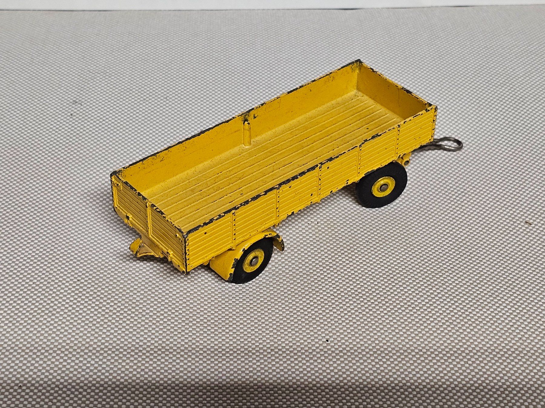 Dinky Toys Modellini d'auto: Dinky Trailer gelb – Usato da Starrkirch-Wil venduto da easygo13 1