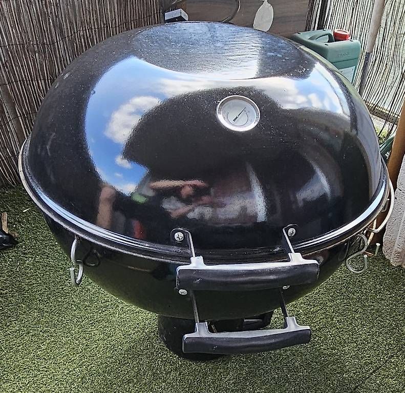 Grills: Kugel Grill 50 cm Durchmesser 60cm hoch – Gebraucht aus Frenkendorf von fel_vpj8