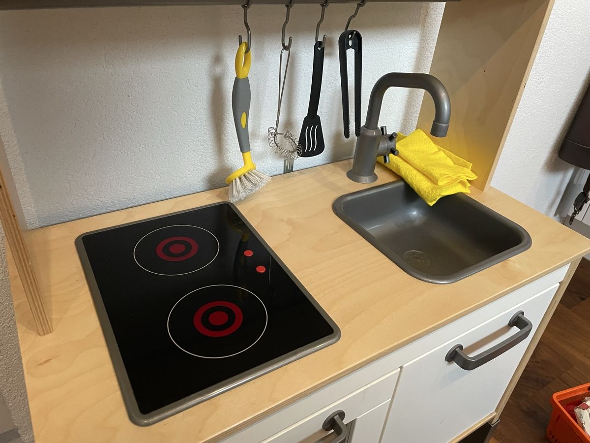 Ikea Jouets: Kinderküche mit Zubehör  – D'occasion à Fehraltorf par Nadja0205 1