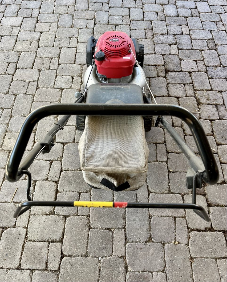 Honda Tagliaerba: Honda Rasenmäher 415 – Usato da Hermetschwil - Staffeln venduto da Juergso