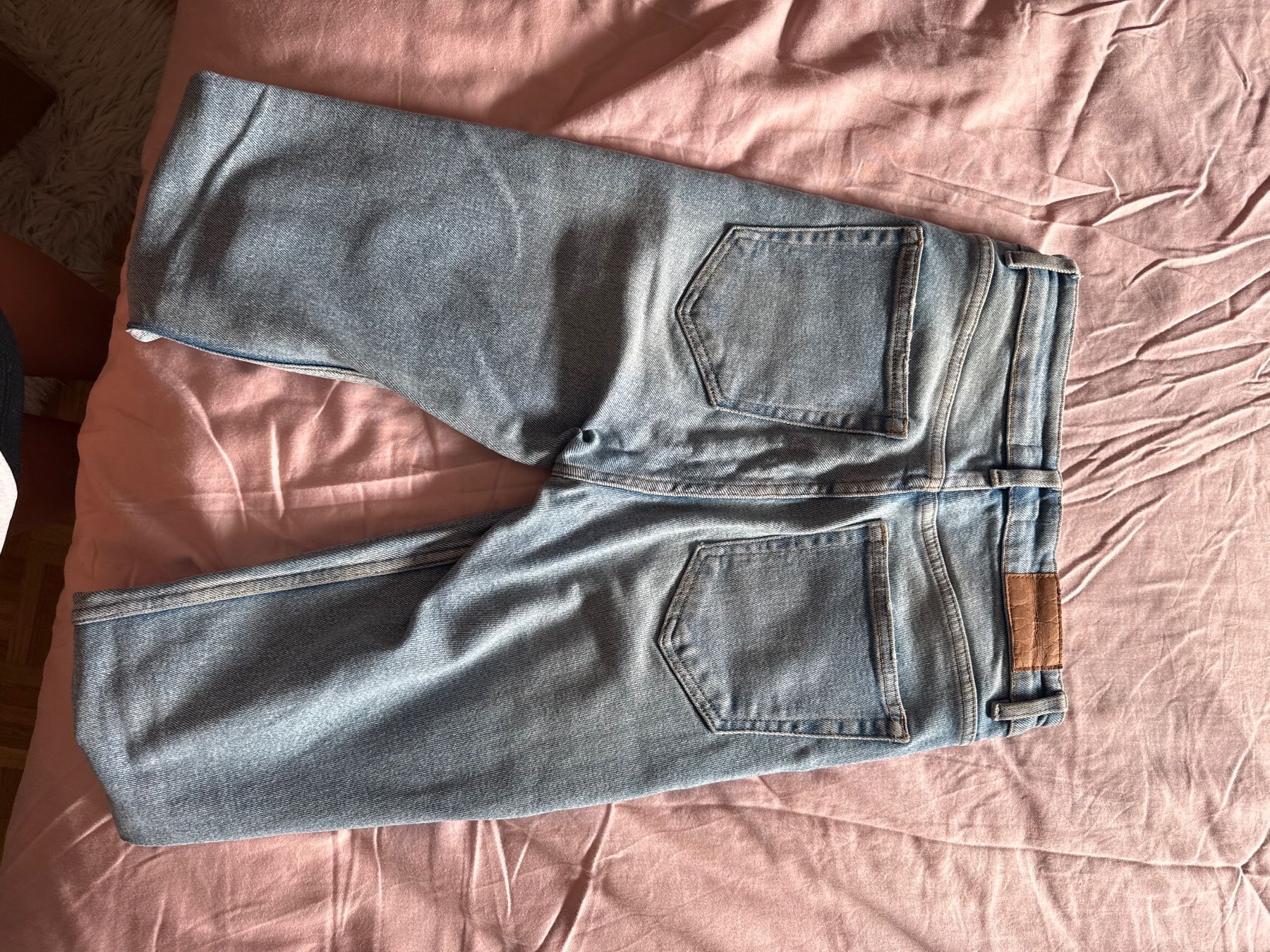 Zara Jeans: Jean Zara , taille 36, taille haute – Usato da Crissier venduto da cri_cfz7 2