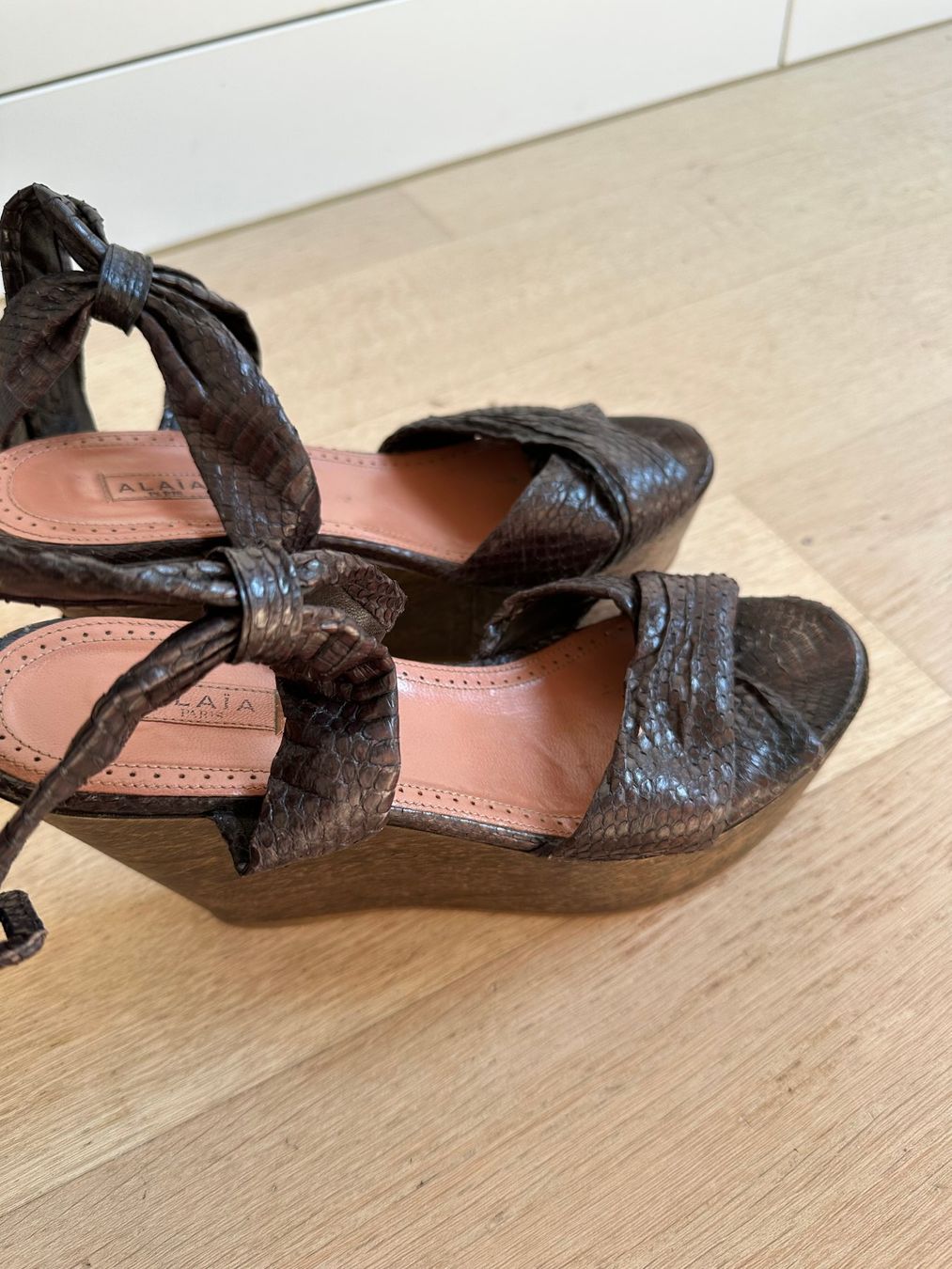 Alaia Damenschuhe: Alaia Python Sandalen – Gebraucht aus Steinmaur von regenbogen052 1
