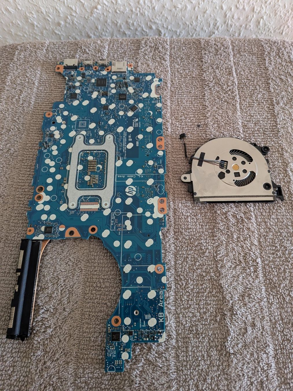Hewlett Packard Notebook: HP ELITEBOOK 830 G7 carte mère de remplacement – Usato da Genève venduto da hbs_pro 1