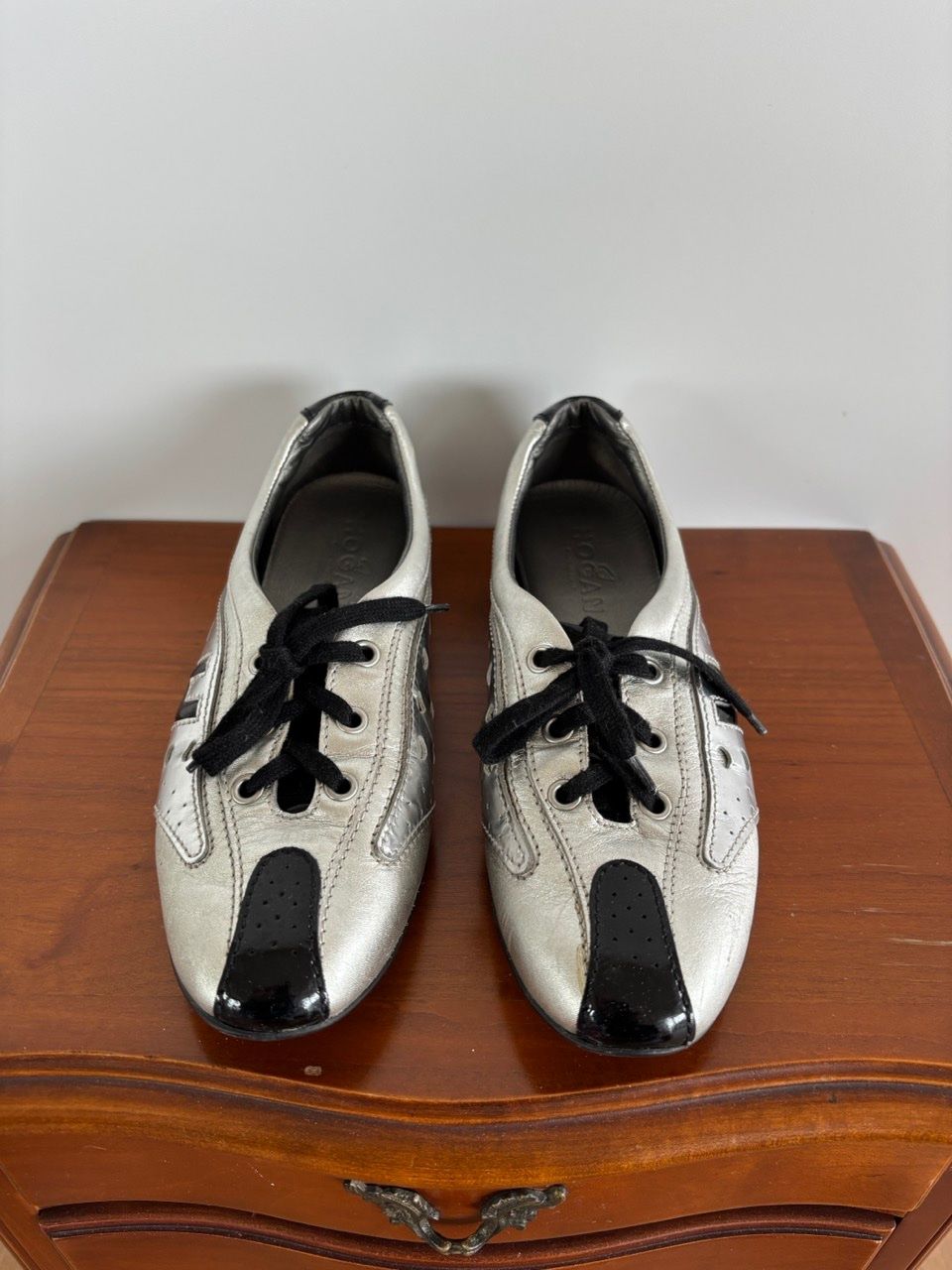 Scarpe da donna: Hogan Schuhe Silber/Schwarz, Gr. 36 1/2 – Usato da Thalwil venduto da Arleen 2
