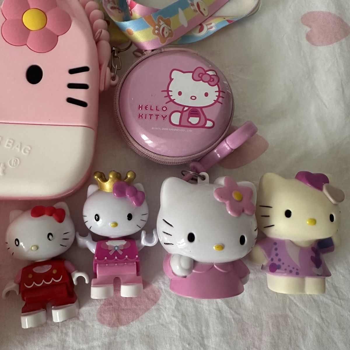 Hello Kitty Giocattoli: Hello Kitty Set Figures, boxes and accessories diverse  – Usato da Givisiez venduto da dor_xb9k 2