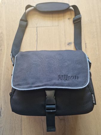 Kameratasche Nikon Objektivbeutel  Schultergurt guter Zustan