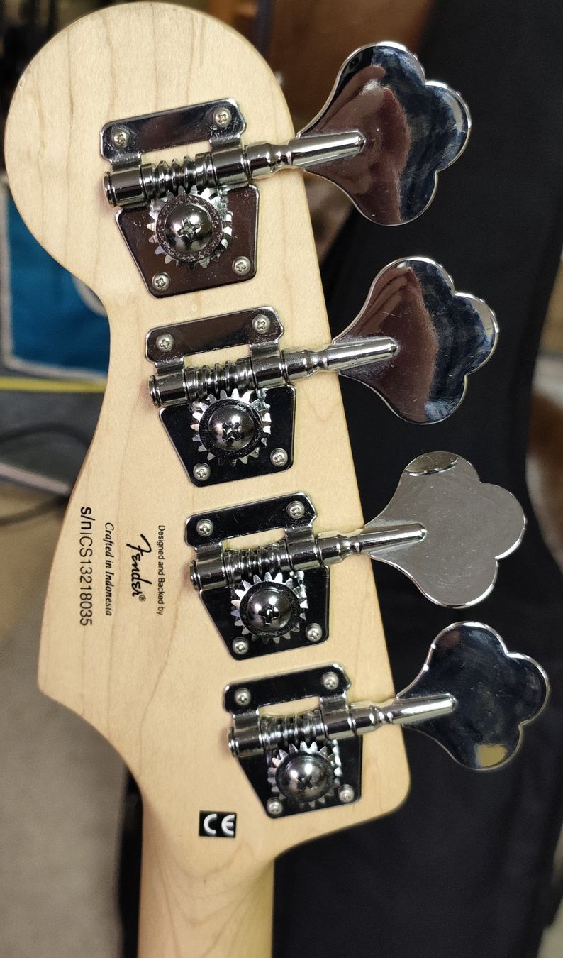 Squier Strumenti musicali: Squier Jazz Bass – Usato da Les Avanchets venduto da Jackjack 3