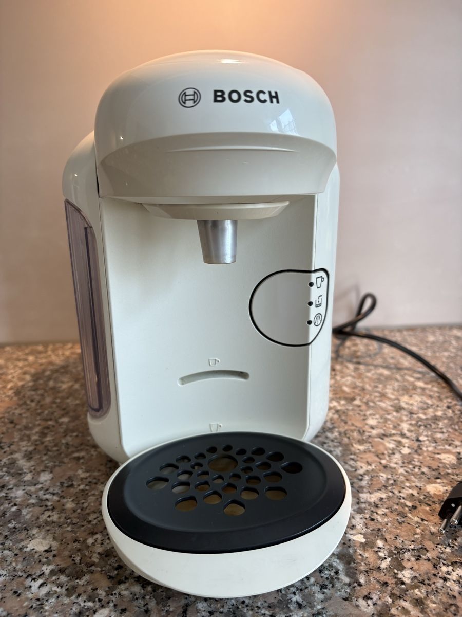 Bosch Macchine per caffè & Macchine per espresso: Bosch Kaffeemaschine Tassimo – Usato da Attiswil venduto da Samantil 1