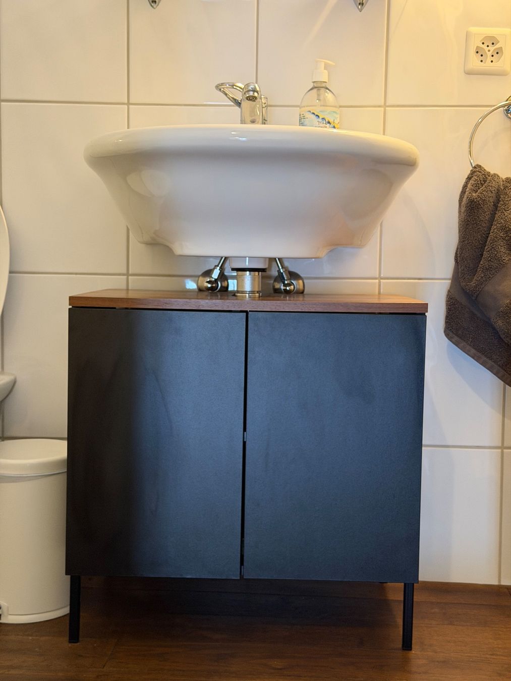 Pfister Mobili per bagno: Badezimmer Schrank von Pfister – Usato da Wollerau venduto da fra_g6j7