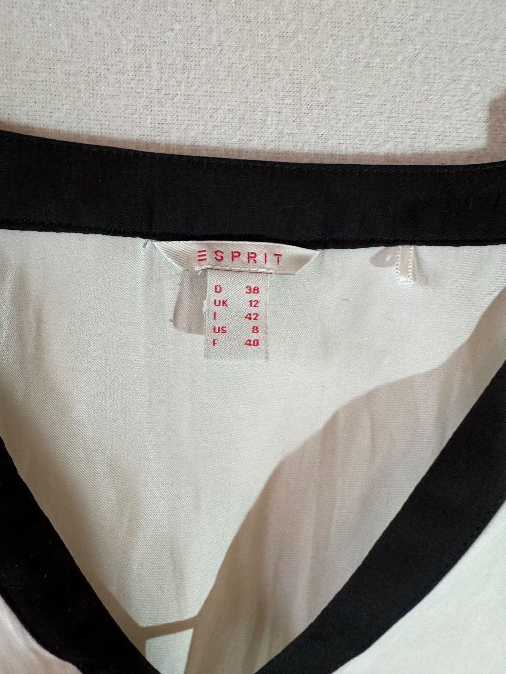 Esprit Camicette: schöne Bluse von Esprit Gr. 38 – Usato da Grosswangen venduto da SALE_SALE_SALE 1