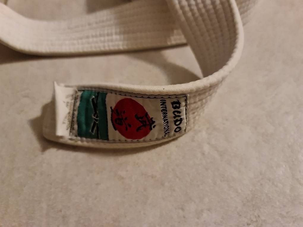 Kimonos: Karate gi Gr. 130 – D'occasion à Böckten par passion10 2