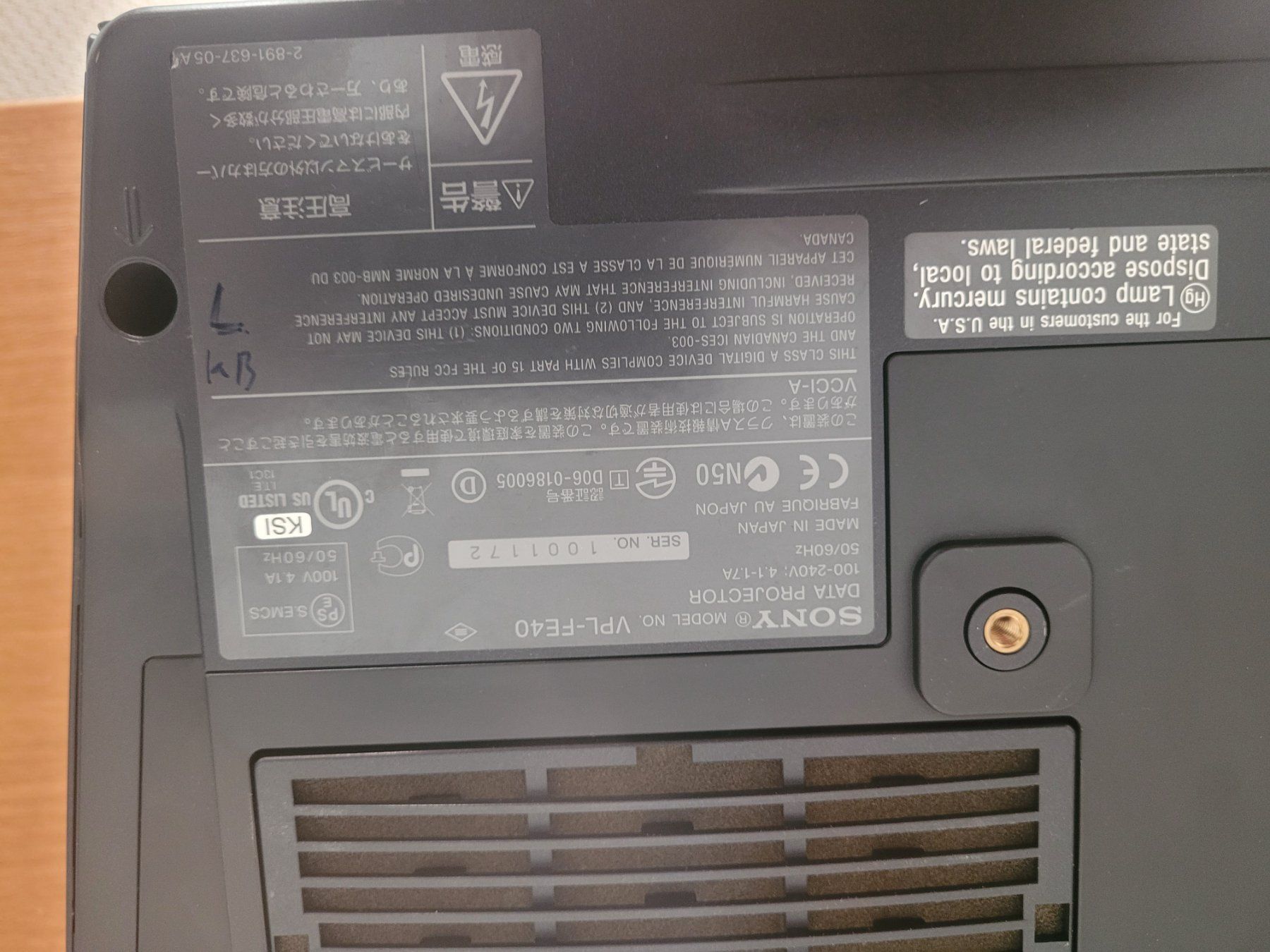 Sony Proiettori: Sony VPL FE 40 without LCD. – Usato da Dübendorf venduto da Saturnin35 7