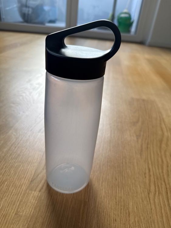 Borracce & Thermos: Eine Flasche von Camelbak – Usato da Zürich venduto da Mousie
