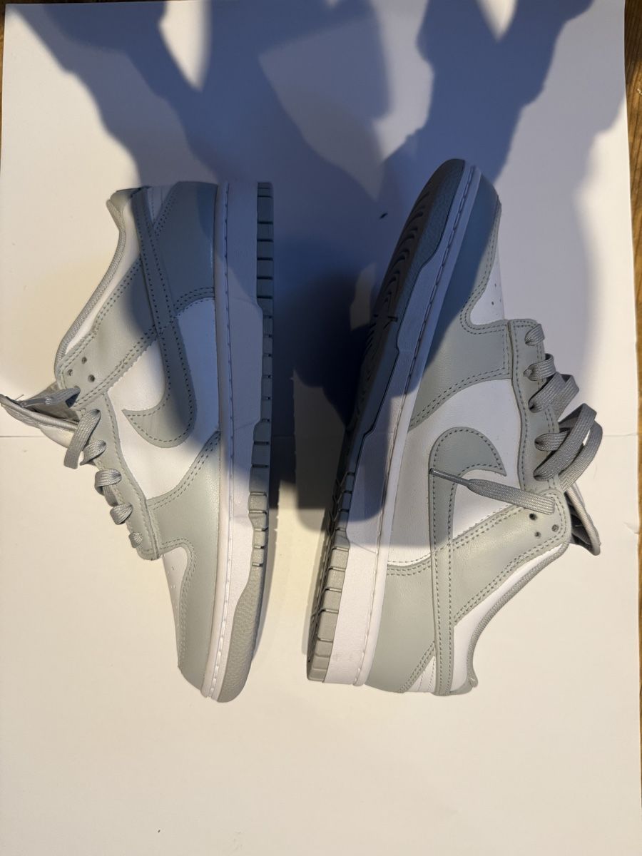 Nike Scarpe da uomo: Nike Dunk Low Photon Dust, Top Zustand, Grösse 43 – Nuovo (secondo la descrizione) da Rodersdorf venduto da Everything.ch 3