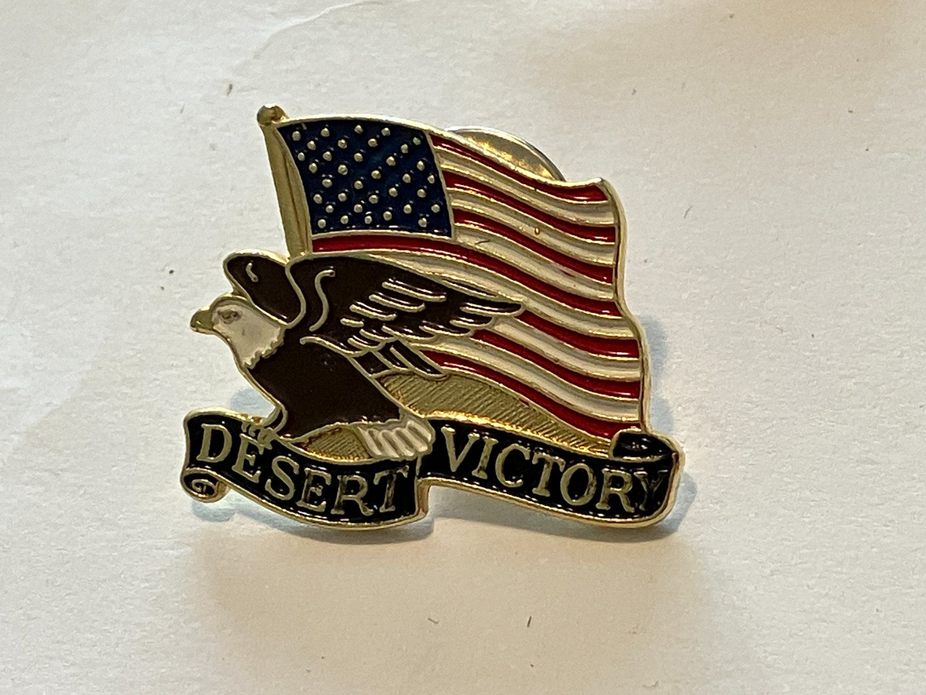 Placchette & Badge: 1 Pin Desert Victory USA – Usato da Basel venduto da djwwpp