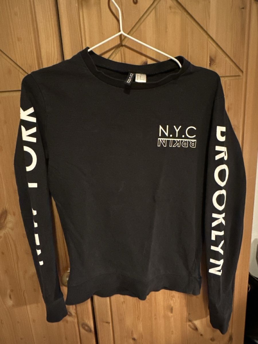 H&M Maglioni & Felpe: Schwarzes NYC Brooklyn Pullover von H&M - Grösse XS – Usato da Hergiswil NW venduto da kaufe_at_kaufmann 7