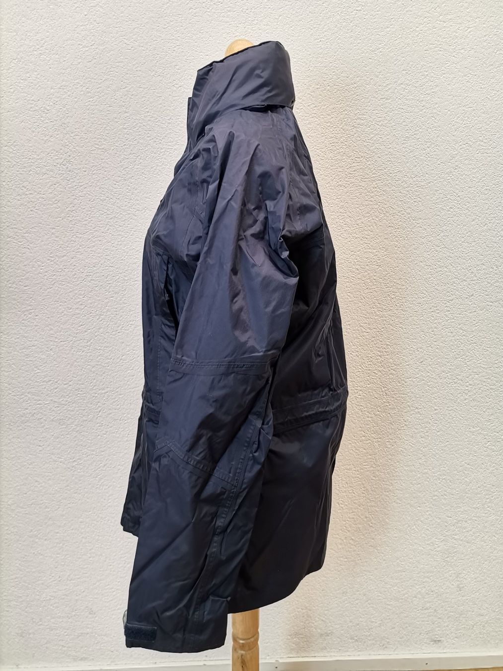 Salewa Giacche: SALEWA Regenjacke, Gr. 50 / L, Dunkelblau – Usato da Schaffhausen venduto da Restwert_SH 2