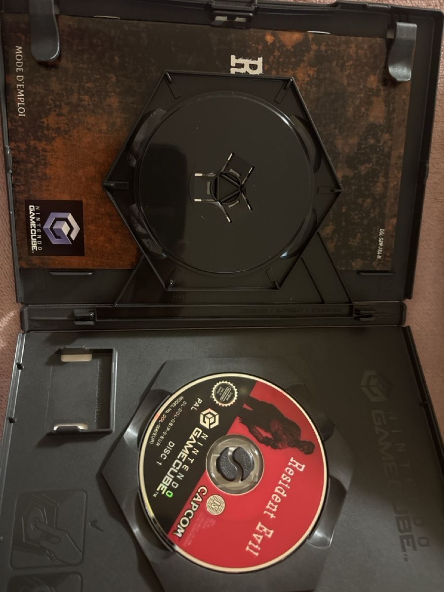 Nintendo Giochi: Resident Evil Gamecube - Rare, Complet ! - Collector 48 – Nuovo (secondo la descrizione) da Lausanne venduto da sio_7ckb 2
