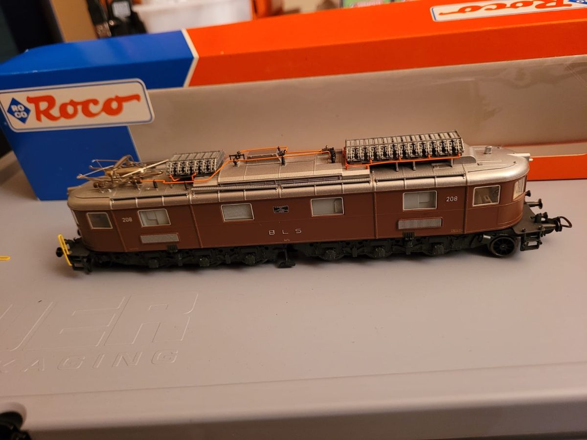 Roco Modellini di ferrovie: ROCO Ae 6/8 digital – Usato da Steffisburg venduto da susello
