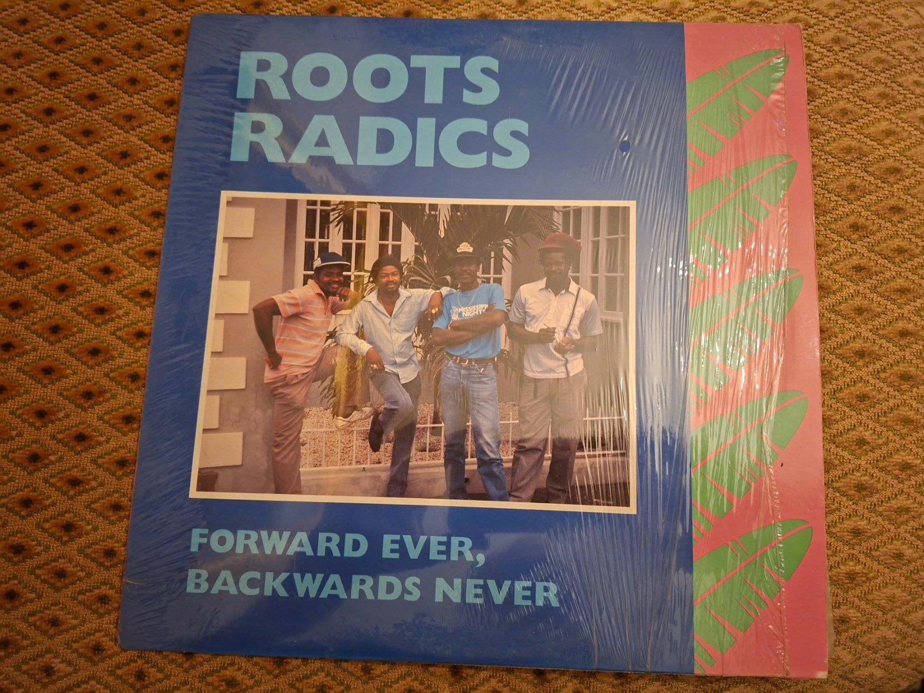 Schallplatten: Reggae LP - Roots Radics - Forward Ever, Back Backwards Neve – Gebraucht aus Bernex von Wannabehasbeen01